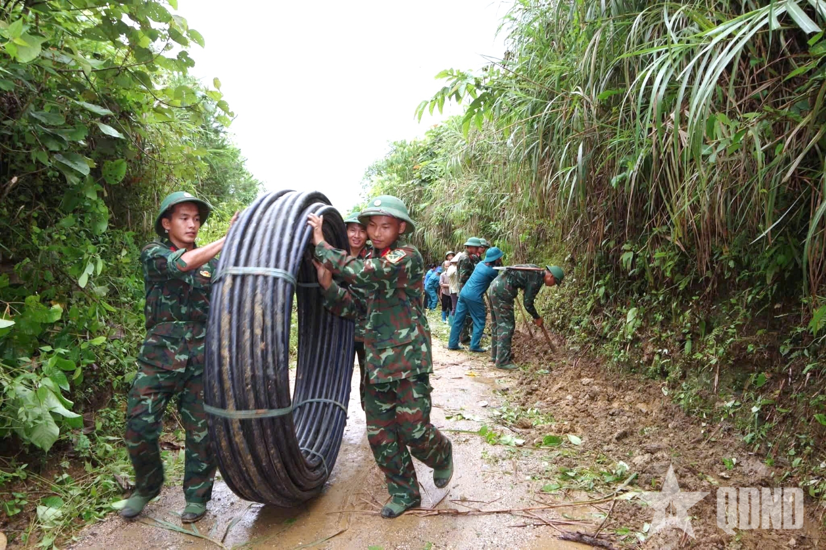Đến với dân bằng những việc làm thiết thực